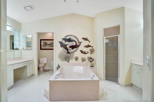 920 203rd Ave, Hollywood FL  33029-3439 exterior