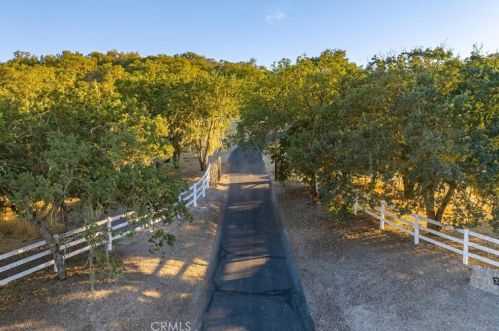 3310 Neal Spg Rd, Templeton CA  93465-9636 exterior