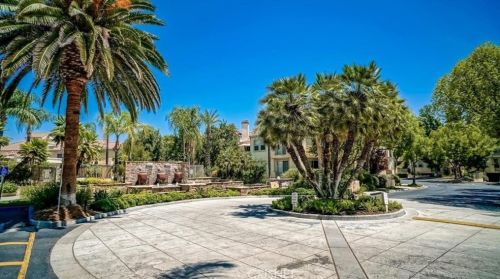 24139 Del Monte Dr, Santa Clarita CA  91355-3826 exterior