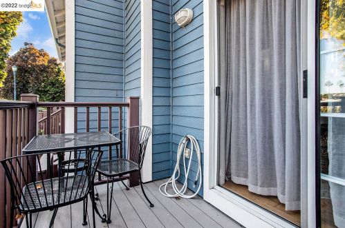 254 E St, Benicia CA  94510-3274 exterior