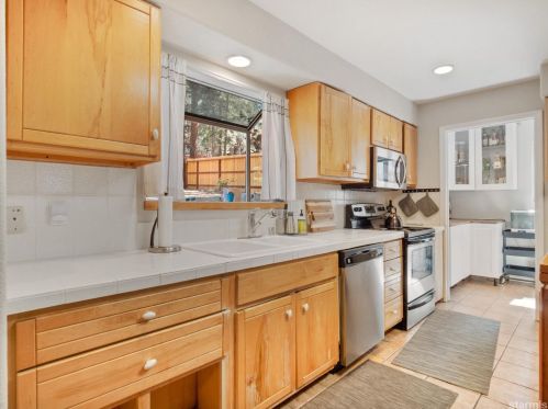 2582 Humboldt St, South Lake Tahoe CA  96150-7227 exterior