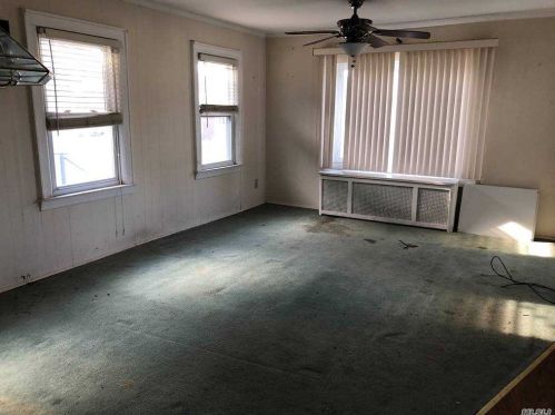 118 Lawson Ave, East Rockaway NY  11518-2327 exterior