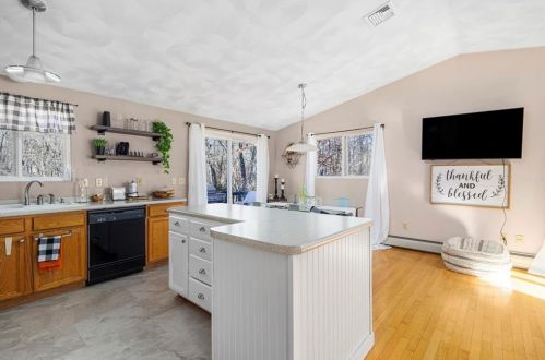 73 Tanner Ave, Warwick RI  02886-4510 exterior