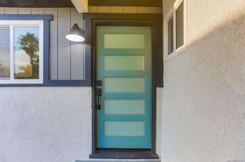 3862 Martha St, San Diego CA  92117-1817 exterior