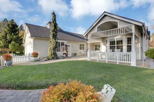 125 Scotia Pne Cir, Grass Valley CA  95945-5418 exterior