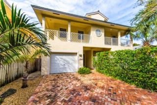 3142 Indiana St, Miami, FL 33133-4413