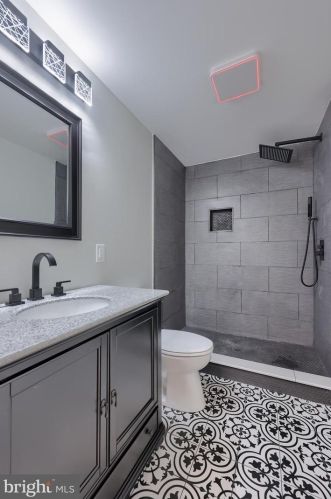 124 Millersville Rd, Lancaster PA  17603-4220 exterior