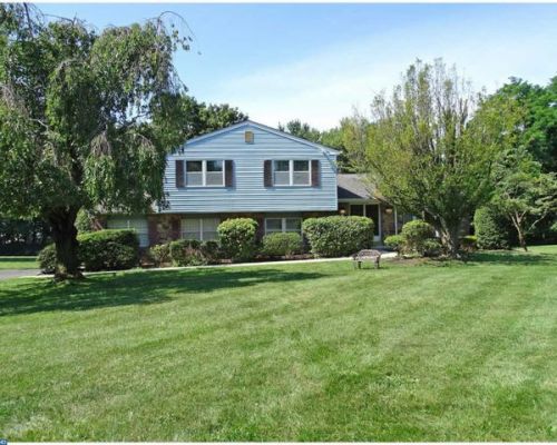 37 Sima Rd, Southampton, PA 18966-2424
