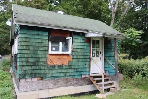 15 Continental Rd, Cornwall, NY 12518-2114