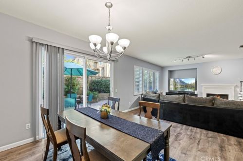 23860 Toscana Dr, Santa Clarita CA  91354-3015 exterior