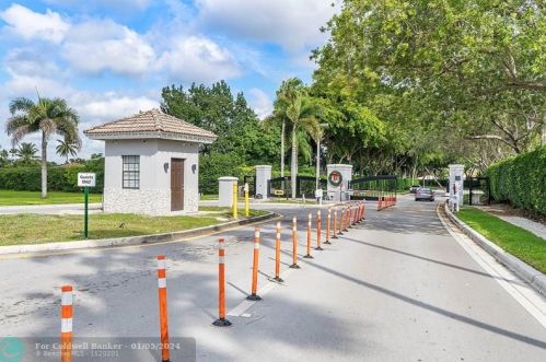 11901 20th St, Hollywood FL  33025-5616 exterior