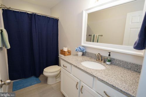 2 Highland Dr, Seaford DE  19973-4827 exterior