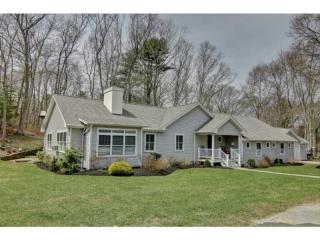 3 Karen Dr, Barrington, RI 02806-4325