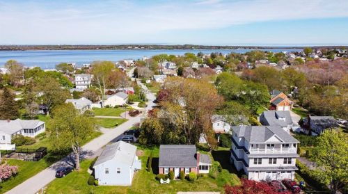 20 Maywood Rd, South Kingstown, RI 02882-1423