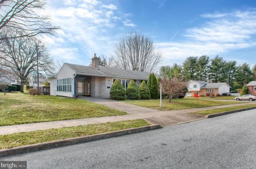 326 Glendale Dr, Camp Hill, PA 17011-6513