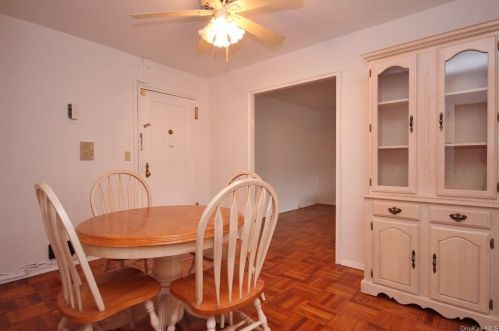 20 Shady Glen Ct, New Rochelle, NY 10805-1840