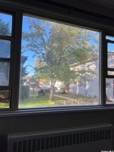 324 Post Ave, Westbury NY  11590-2228 exterior