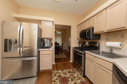 815 Dresher Woods Dr, Dresher PA  19025-1528 exterior