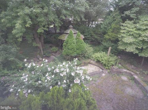 2 Presidential Dr, Berlin Boro NJ  08009-1358 exterior