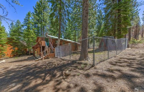 1348 Ottawa Dr, South Lake Tahoe CA  96150-4820 exterior