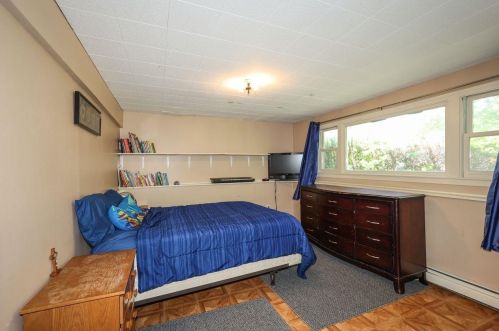 18 Hunter Ct, Goffstown NH  03045-1629 exterior