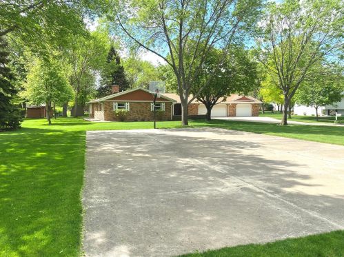 611 Van Buren St, Marshall, MN 56258-1999