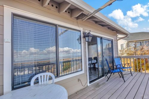 301 Rosemarie Pl, West Pittsburg CA  94565-6705 exterior