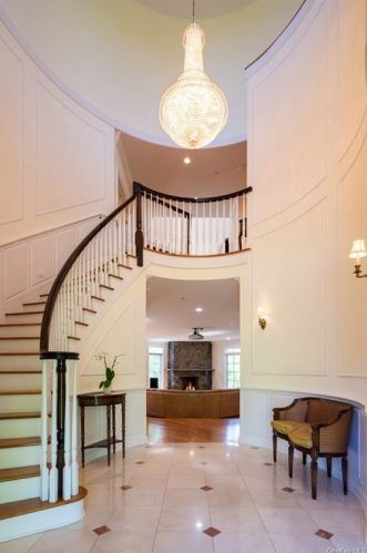 54 Buckout Rd, White Plains NY  10604-1503 exterior