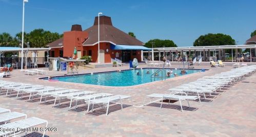 817 Oriole Cir, Sebastian FL  32976-7520 exterior