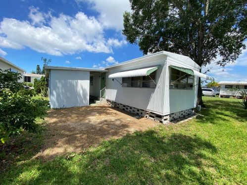 7121 Mount Essex Dr, Saint Petersburg, FL 33702-6017