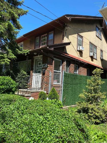84-13 85th Ave, Jamaica, NY 11421-1110