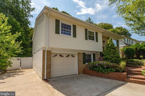 14215 Lindendale Rd, Woodbridge, VA 22193-3448