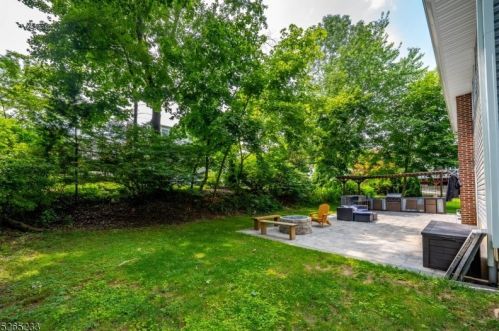 275 Grant St, Berkeley Heights NJ  07922-1142 exterior
