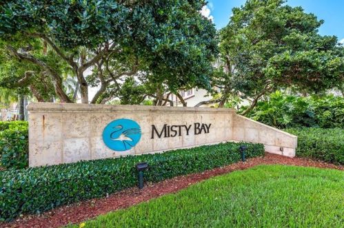 752 173rd Ter, Hollywood FL  33029-3194 exterior