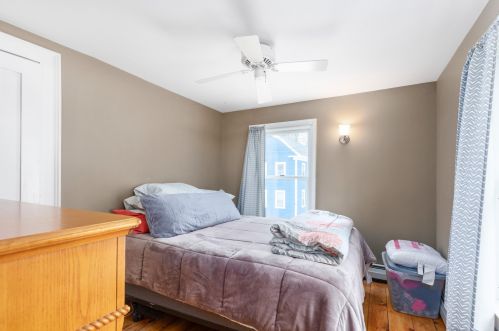 32 Pne St, Dover NH  03820-4202 exterior