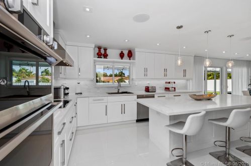425 3rd Pl, Dania Beach FL  33004-2711 exterior