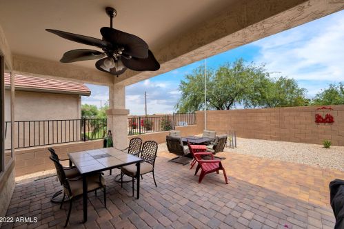 584 Twin Peaks Pkwy, San Tan Valley AZ  85143-5828 exterior