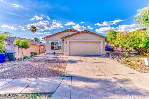 8857 Rose Tree St, Tucson, AZ 85730-4658