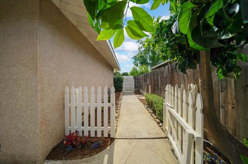 2600 Macgregor Ct, Modesto CA  95350-2320 exterior