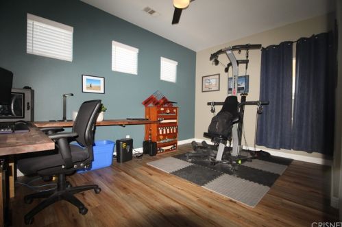 5823 Spice St, Lancaster CA  93536-2348 exterior