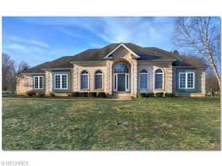 986 River Run Dr, Macedonia, OH 44056-2369
