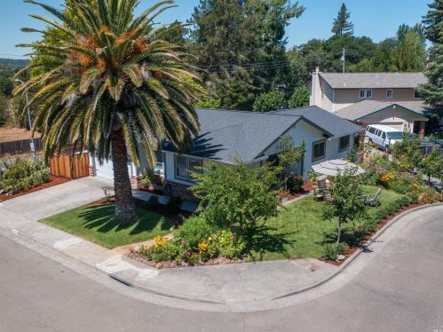 8180 Frankel Ln, Sebastopol, CA 95472-3155