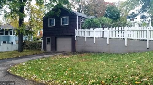 823 Elm St, Hudson WI  54016-1758 exterior