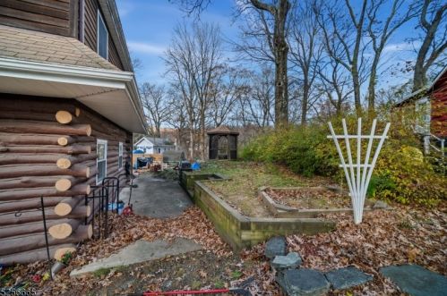 10 Poplar Grove Ter, West Milford NJ  07480-4006 exterior