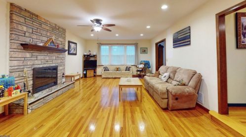 263 5th Ave, Manville, NJ 08835-1203