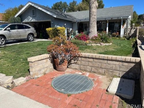 27748 Cherry Creek Dr, Santa Clarita, CA 91354-1352