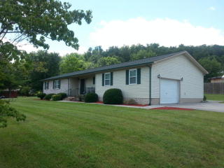 264 Lake Ln, Caryville, TN