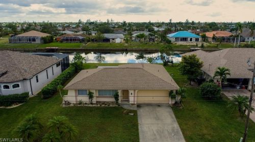 170 16th Ter, Cape Coral, FL 33909-5521