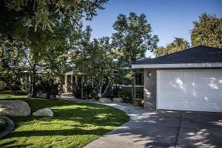 2202 Terrace Way, Bakersfield, CA 93304-3556