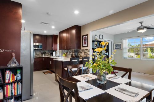 800 46th Ave, Hollywood FL  33021-5909 exterior